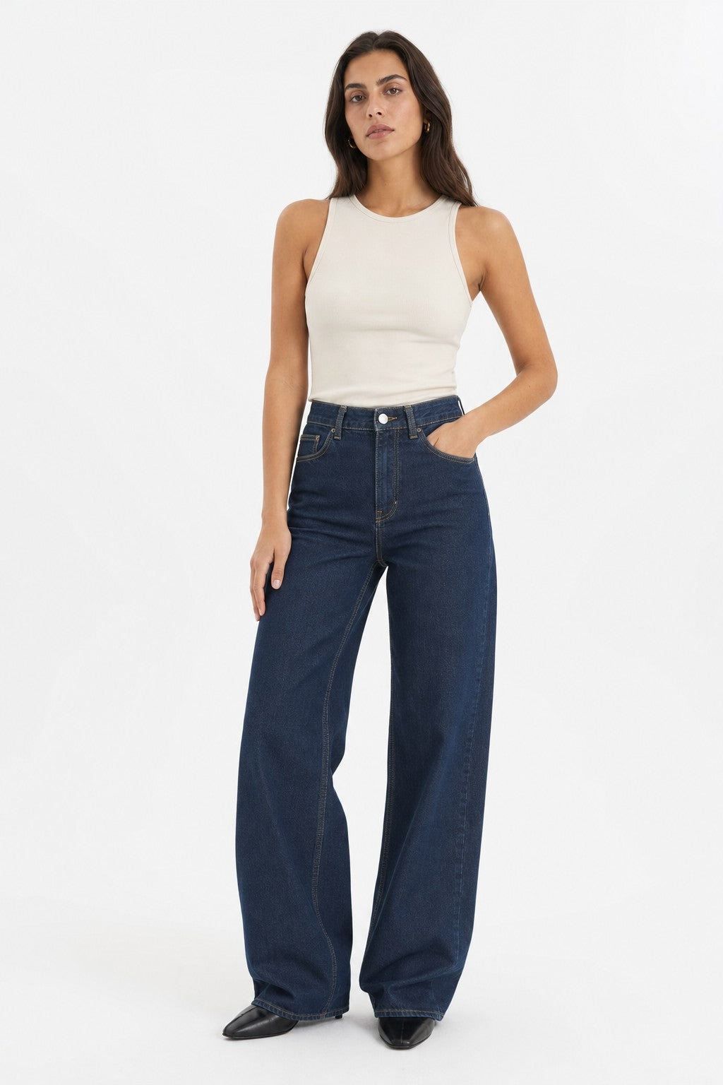 Vaquero wide leg azul oscuro en color Azul oscuro – modelo frontal