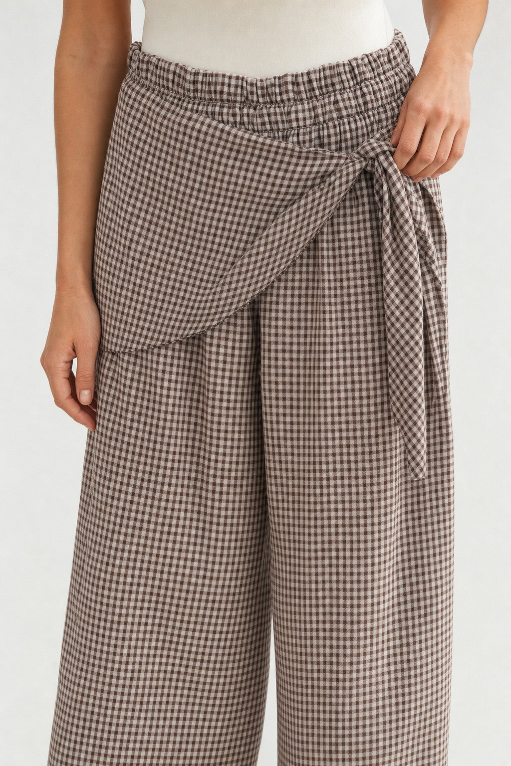 Pantalón de pata de gallo con fajín en color Blanco y negro (pata de gallo) – detalle
