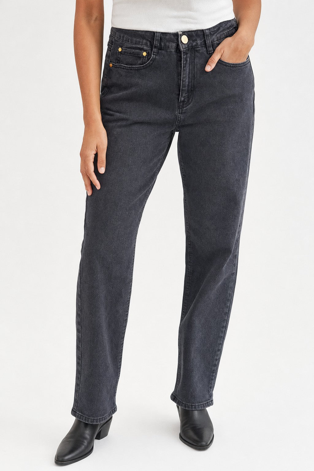 Vaquero straight leg gris lavado en color Gris – detalle