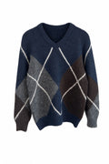 Jersey de rombos argyle de punto con cuello pico en color Marino – frontal invisible