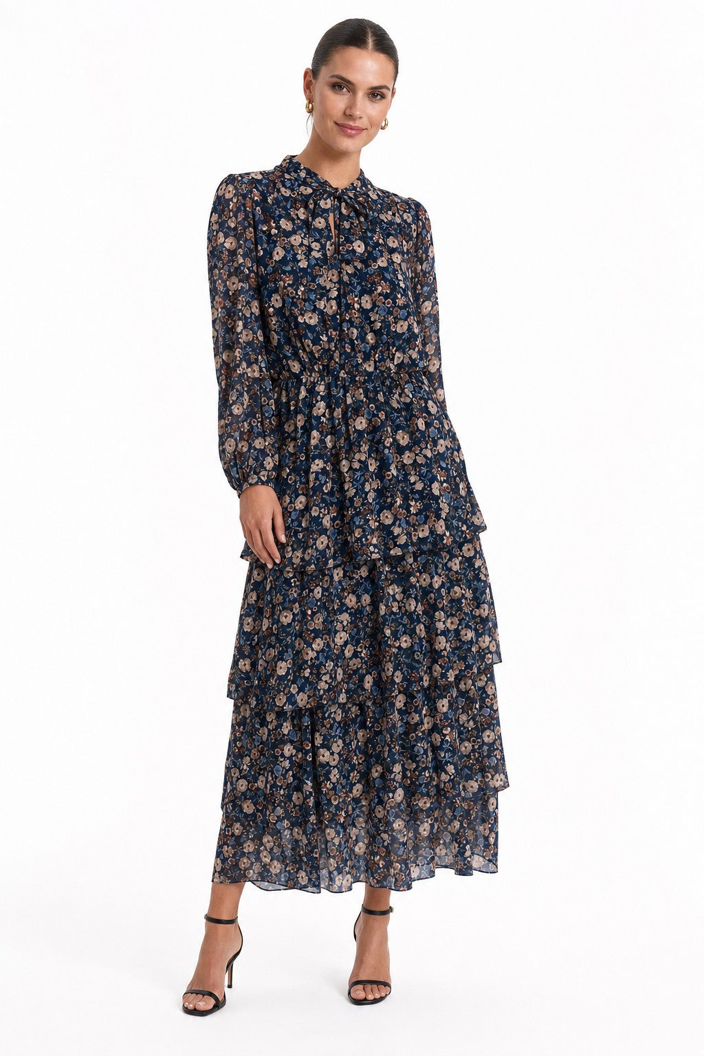 Vestido midi de gasa floral con lazada al cuello en color Marino – modelo frontal