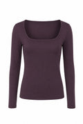Camiseta de manga larga con escote cuadrado en morado en color Morado – frontal invisible